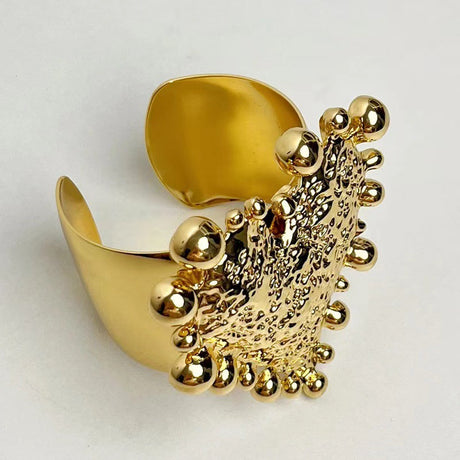 European and American niche design retro gold big love open wide metal bracelet light luxury high-end exquisite bracelet - V.I.P Digital Presence