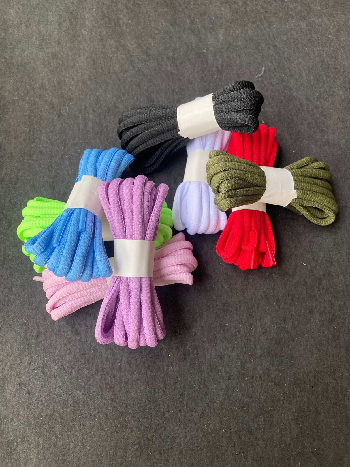 8 pairs of 8-color shoelaces - semi-circular - V.I.P Digital Presence