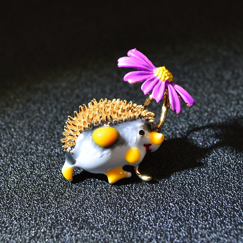 CINDY XIANG Cute Hedgehog Brooch Fashion Daisy Brooches For Women Animal Jewelry Funny Winter Design High Quality - V.I.P Digital Presence