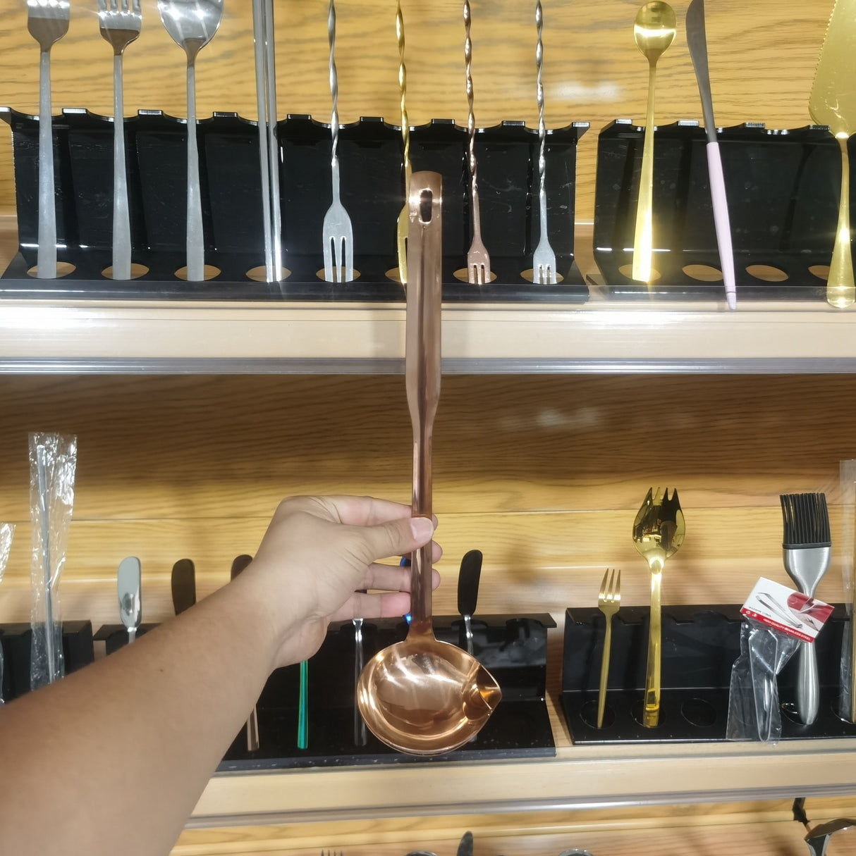 304 stainless steel oil separating spoon oil draining and filtering tool soup spoon - V.I.P Digital Presence