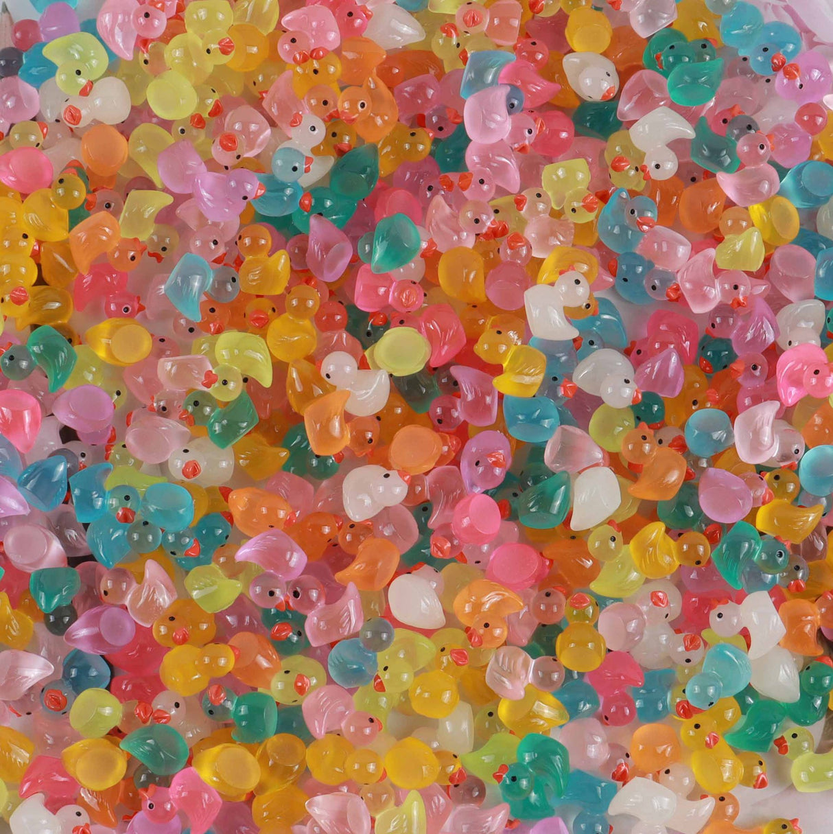 Resin luminous cartoon three-dimensional cute cartoon duck DIY car ornament keychain micro landscape hair clip decoration - V.I.P Digital Presence