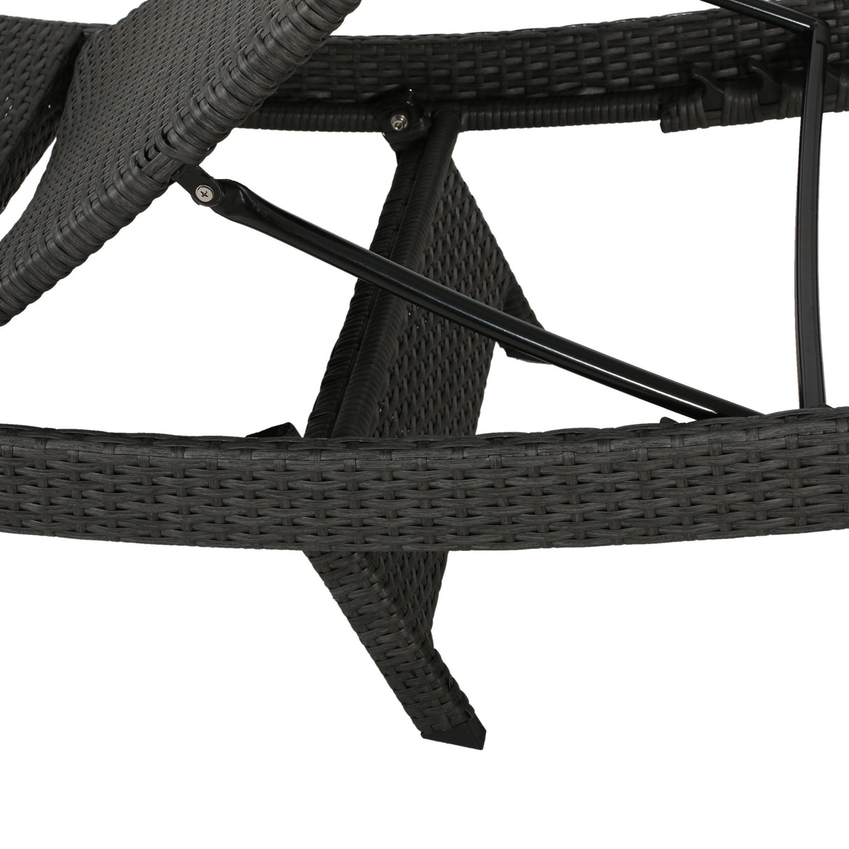 SALEM PE WICKER CHAISE LOUNGE - V.I.P Digital Presence