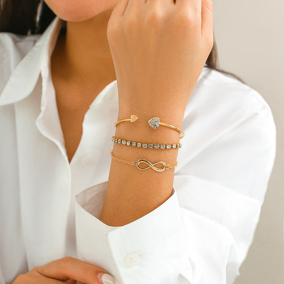 Retro heart-shaped full diamond chain 8-shaped bracelet, simple geometric rhinestone micro inlaid versatile bracelet for women - V.I.P Digital Presence