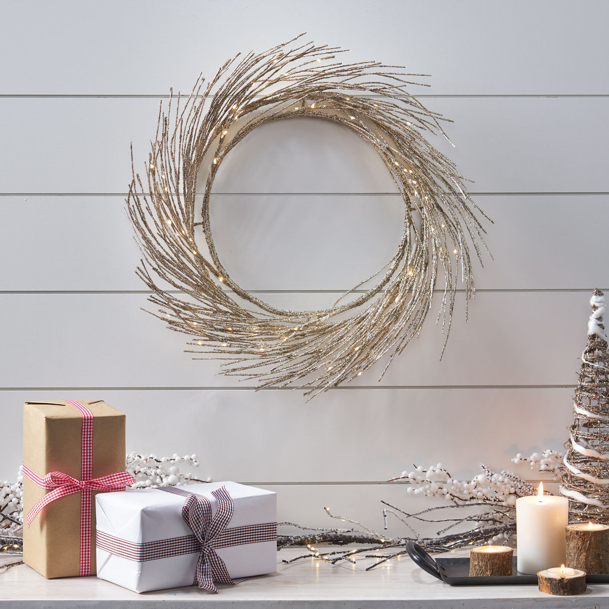 24" PAPER WREATH WITH LED LIGHTS - V.I.P Digital Presence