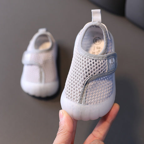 Male and female children's tennis shoes, baby soft soled walking shoes, breathable middle and young children's sports shoes - V.I.P Digital Presence