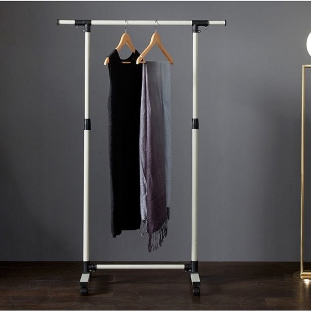 Short hanger, used for hanging heavy-duty rolling hangers with bottom racks and wheels for clothes - V.I.P Digital Presence