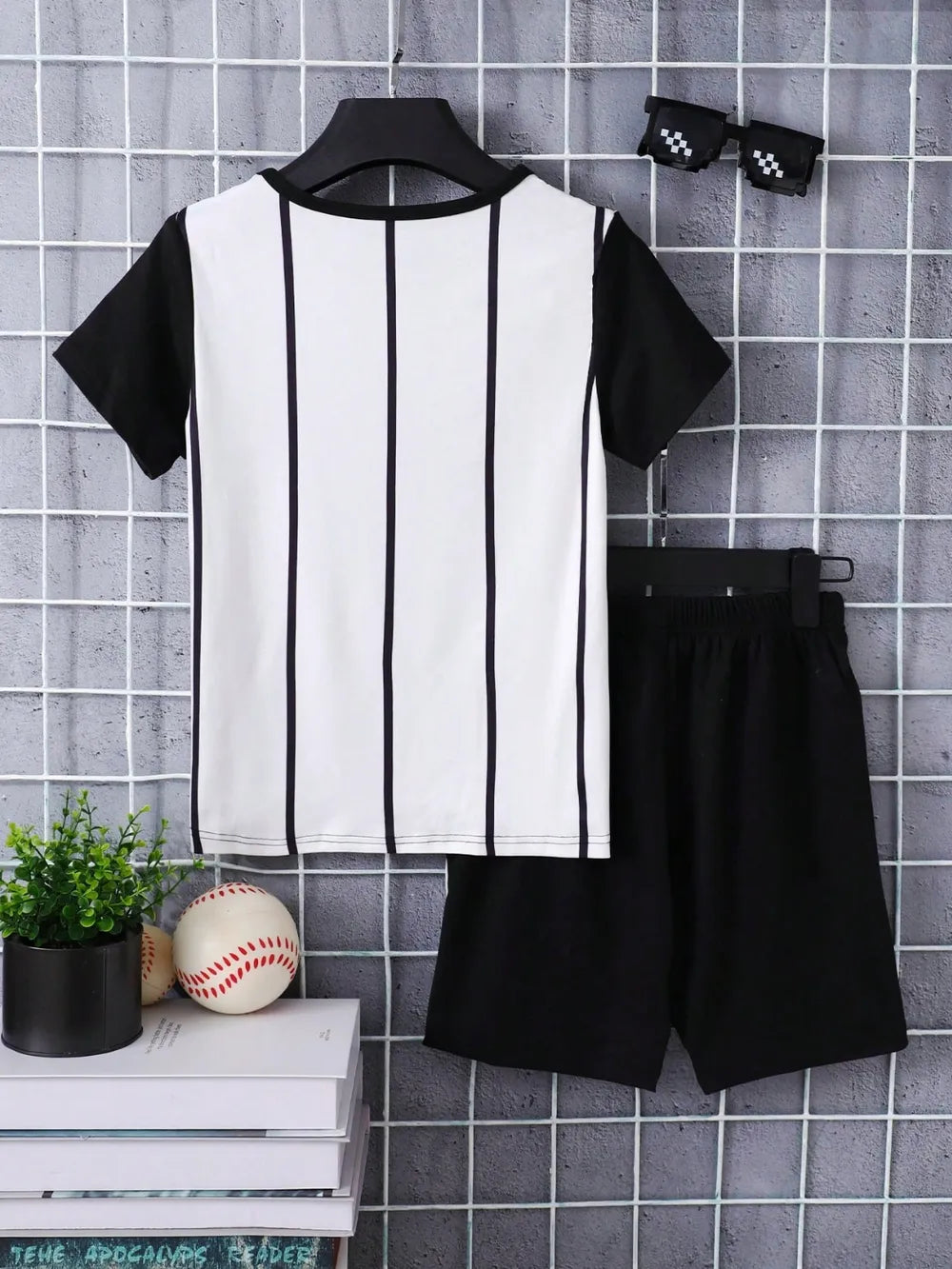 Children's Round Neck Contrast Striped T-Shirt and Shorts Set - V.I.P Digital Presence
