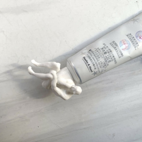 Squeeze toothpaste artifact make fun of toothpaste head toothpaste cover trick toy - V.I.P Digital Presence