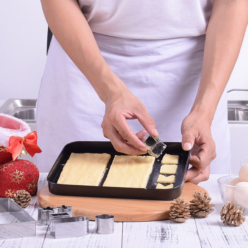 18 piece Christmas stainless steel 3D cookie mold gingerbread house cookie mold set - V.I.P Digital Presence