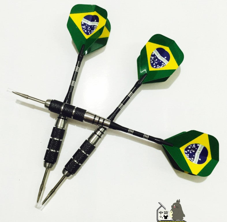 3 dardos con punta de acero niquelado de alta calidad. 
