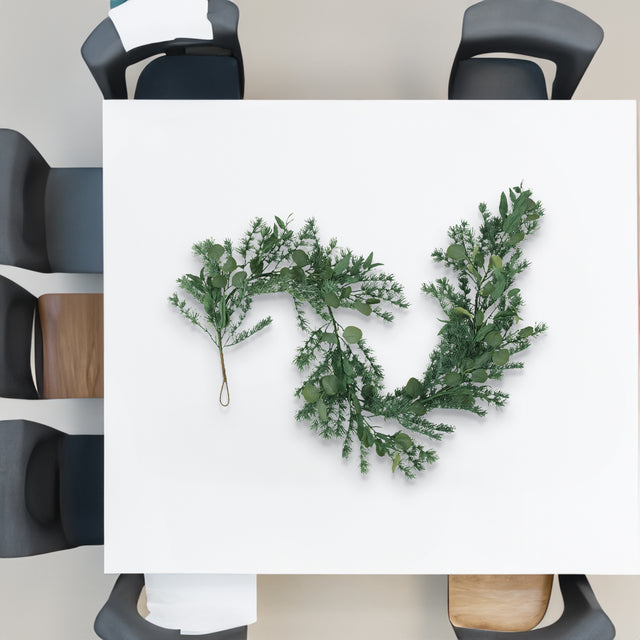 5.5' LEAVES GARLAND - V.I.P Digital Presence