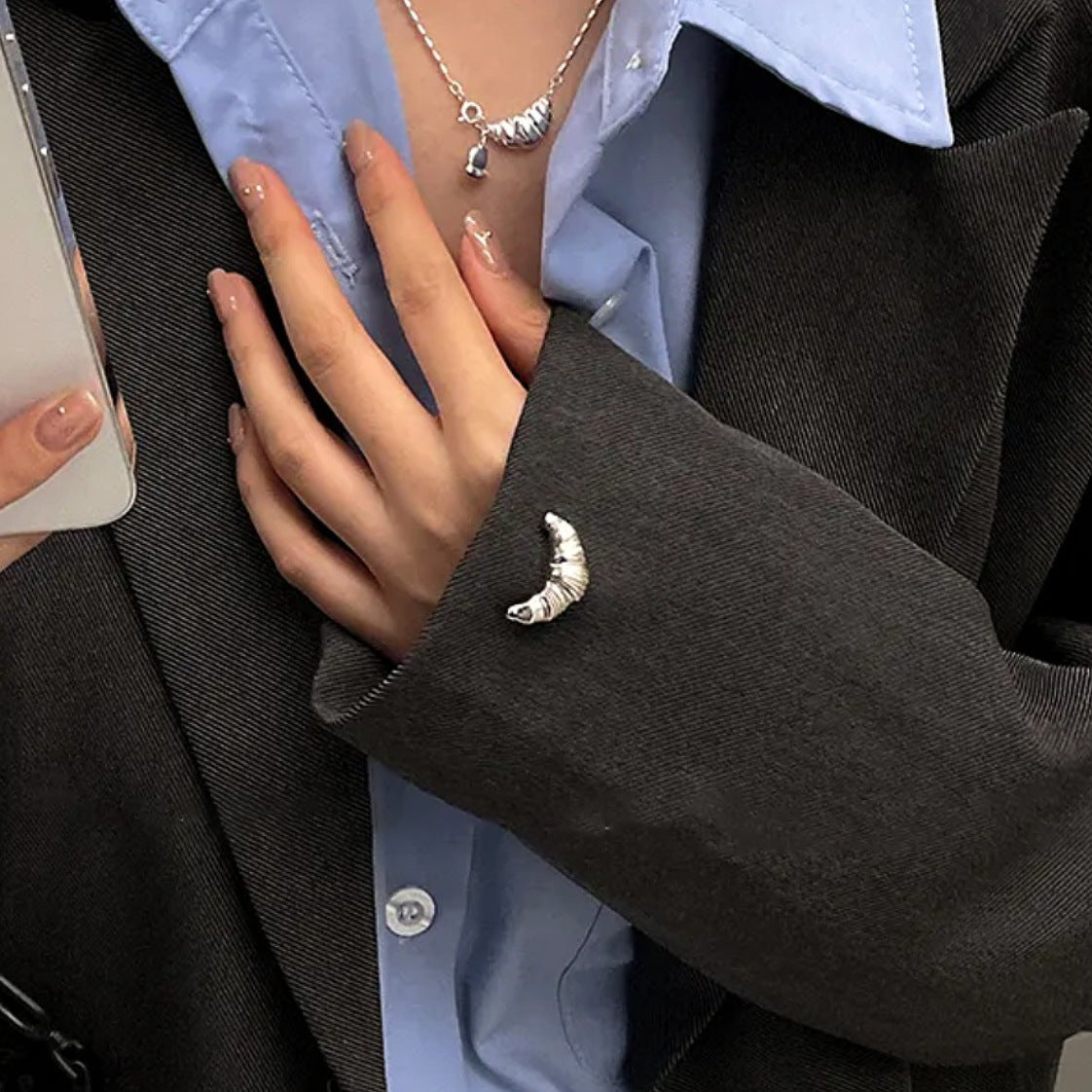 Croissant corsage brooch high-end female design niche silver croissant internet celebrity couple badge - V.I.P Digital Presence