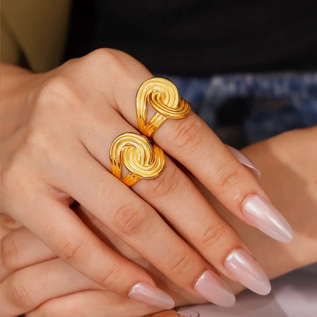 18K Gold-Plated Twisted Ring - V.I.P Digital Presence