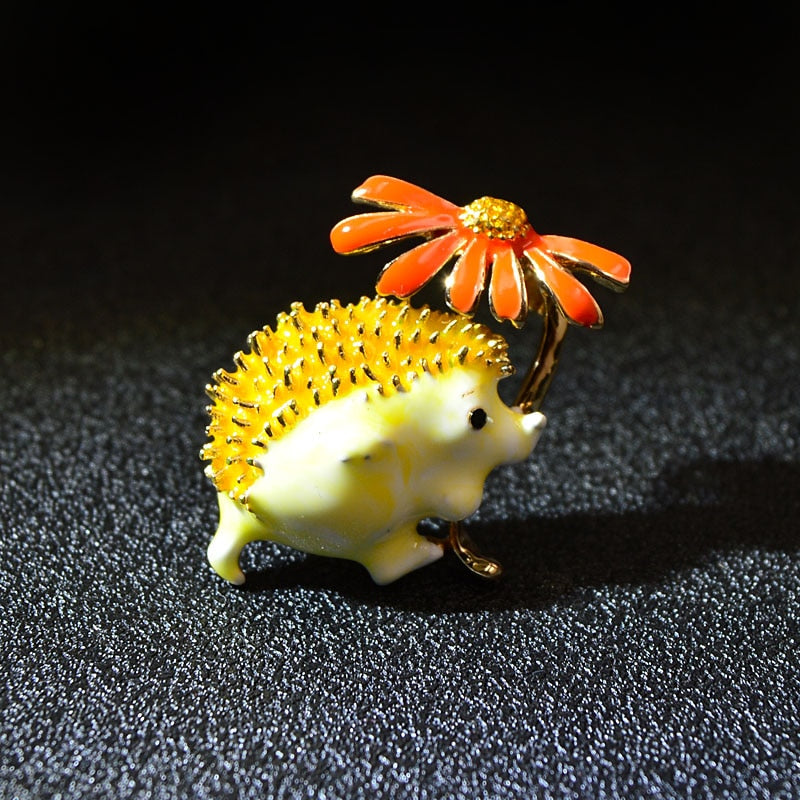 CINDY XIANG Cute Hedgehog Brooch Fashion Daisy Brooches For Women Animal Jewelry Funny Winter Design High Quality - V.I.P Digital Presence