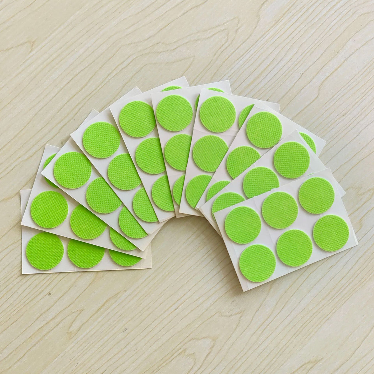 [120 pieces] Shield essential oil fragrance sticker non-woven fabric sticker adult and children silicone non mosquito repellent wristband - V.I.P Digital Presence