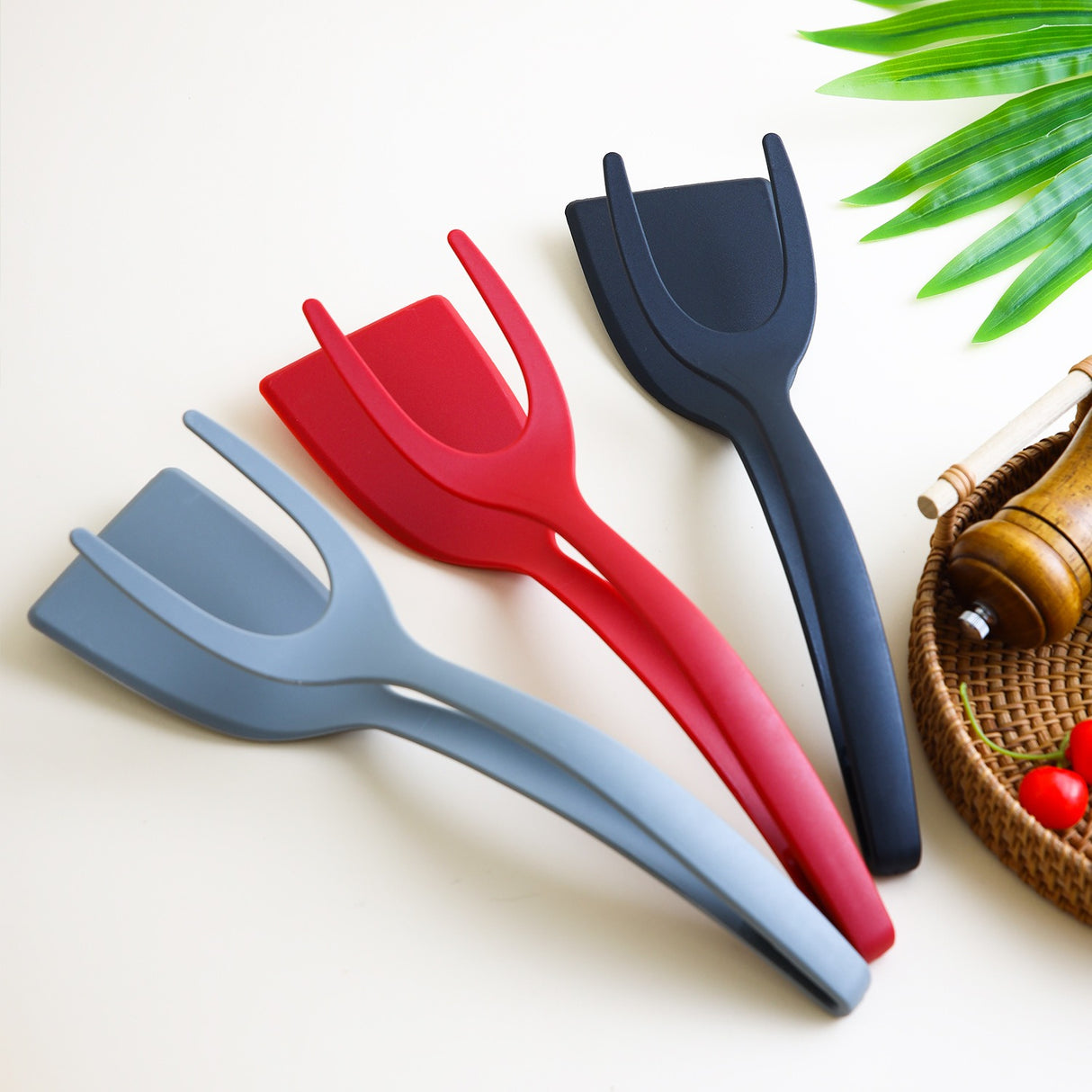 Pancake toasted bread fried egg clip fried egg flipping shove kitchen tool egg shovel beef steak shovel two in one - V.I.P Digital Presence
