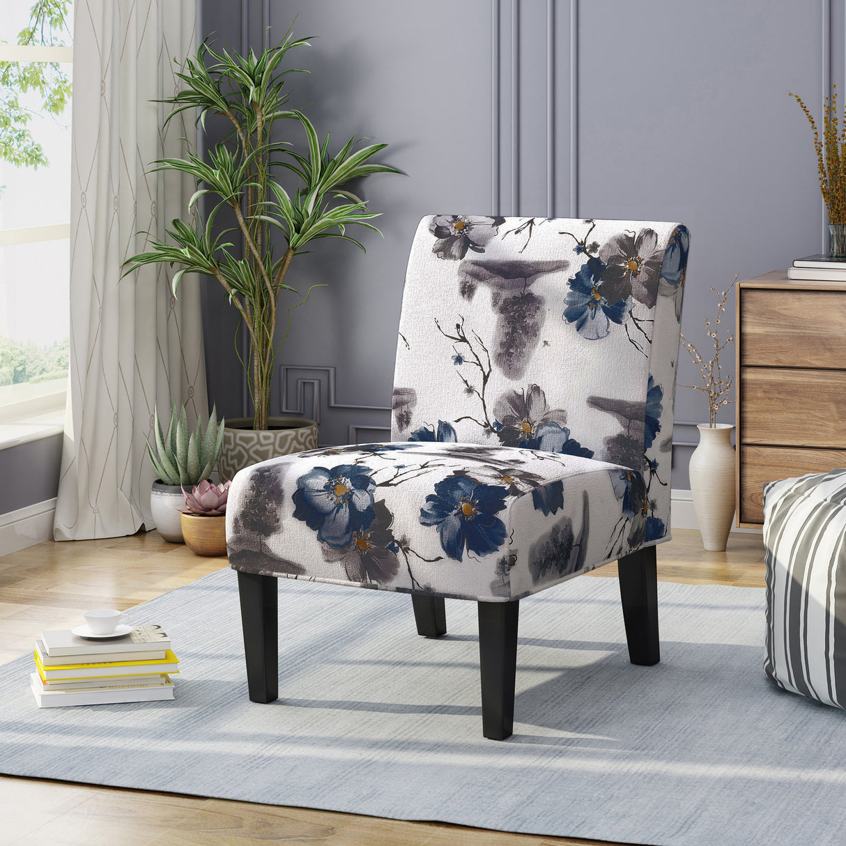 ACCENT CHAIR - V.I.P Digital Presence