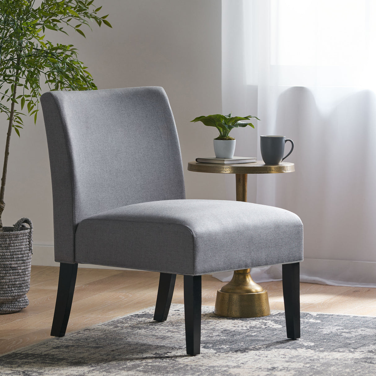 ACCENT CHAIR - V.I.P Digital Presence
