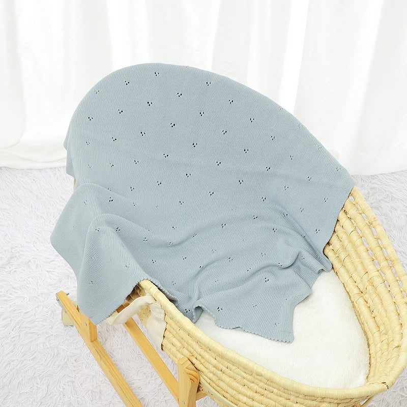 Knitted solid color hollow point duvet cover for male and female babies - V.I.P Digital Presence