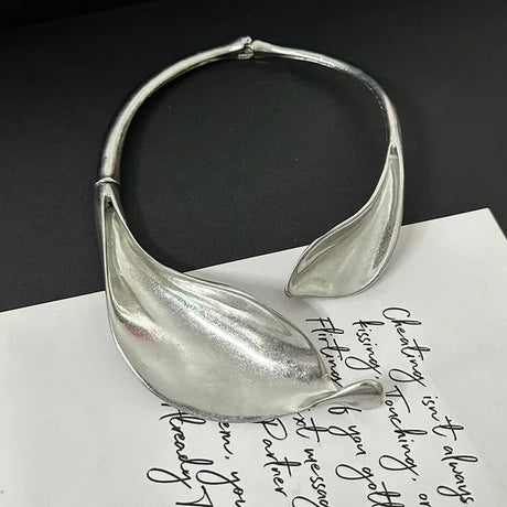 Metal leaf shaped flower bracelet bracelet - V.I.P Digital Presence