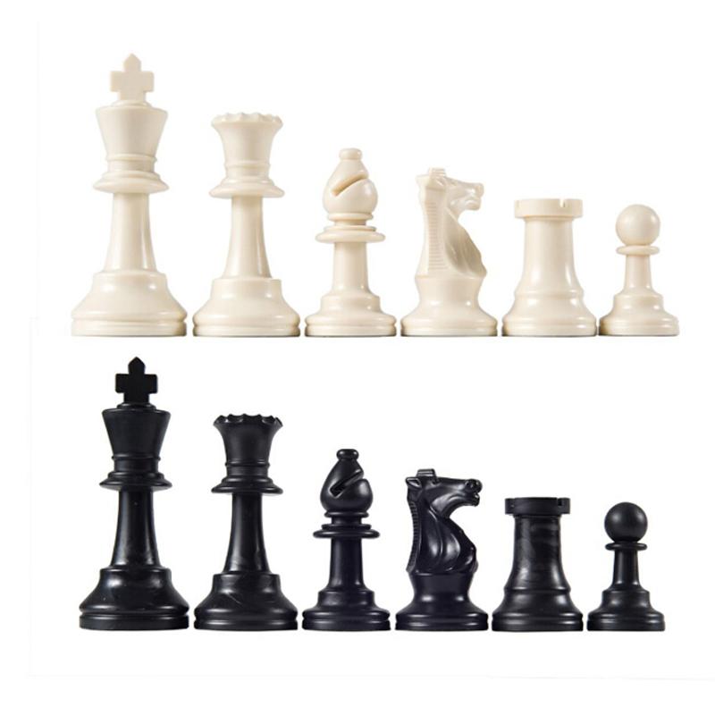 32 Medieval Chess Pieces 64MM