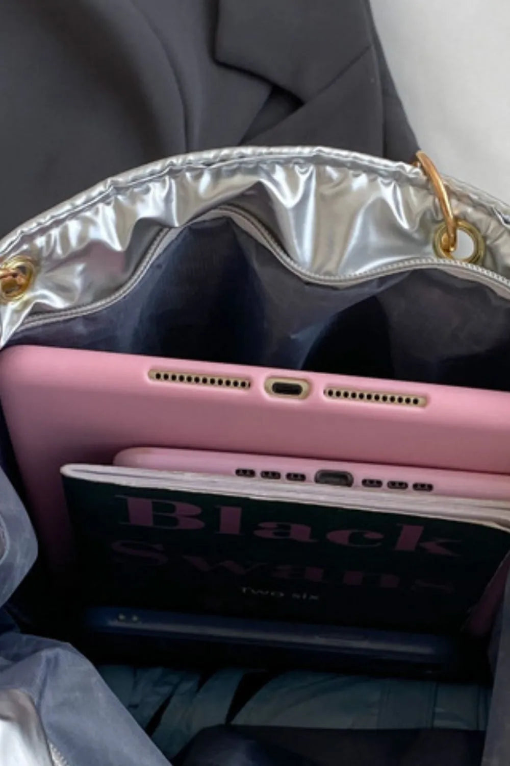 Bubble Texture Chain Handbag - V.I.P Digital Presence