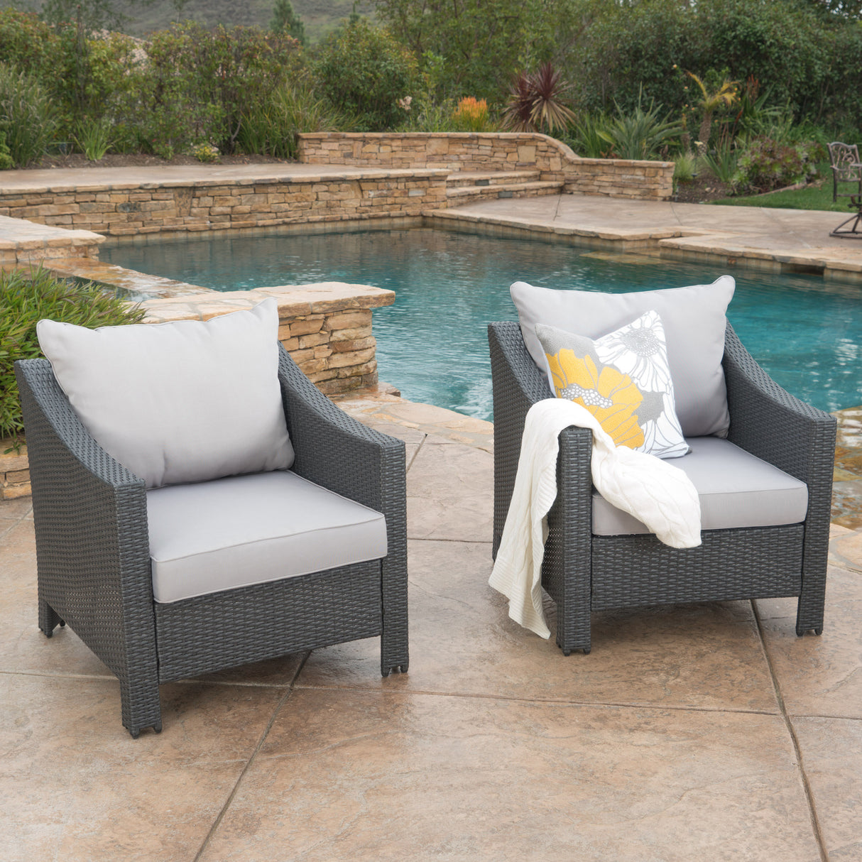ANTIBES ARMCHAIR 2PCS - V.I.P Digital Presence