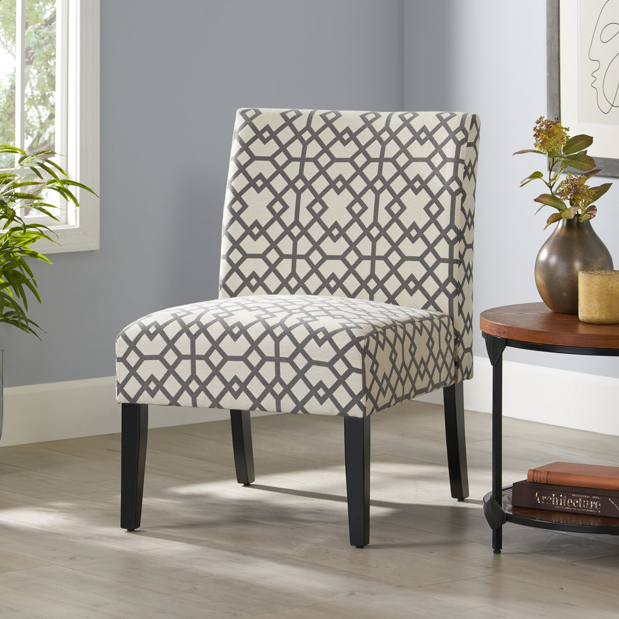 ACCENT CHAIR - V.I.P Digital Presence