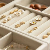 Plush jewelry storage box jewelry box rings earrings bracelets necklaces storage display shelf - V.I.P Digital Presence