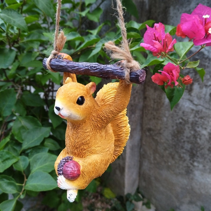 Garden courtyard outdoor decoration squirrel resin pendant - V.I.P Digital Presence