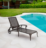 Aluminium Cast lounge chair 1pcs white - V.I.P Digital Presence