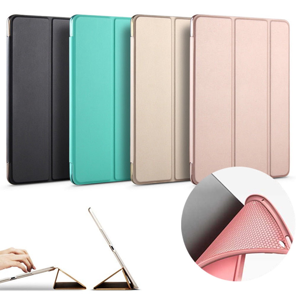 Funda para iPad 9.7 pulgadas 2017 2018 con base de silicona suave y funda inteligente de cuero PU con función de suspensión automática.