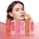 Bálsamo labial que hidrata y nutre suavemente la piel. Crema para el cuidado de los labios suave, humectante y suave.