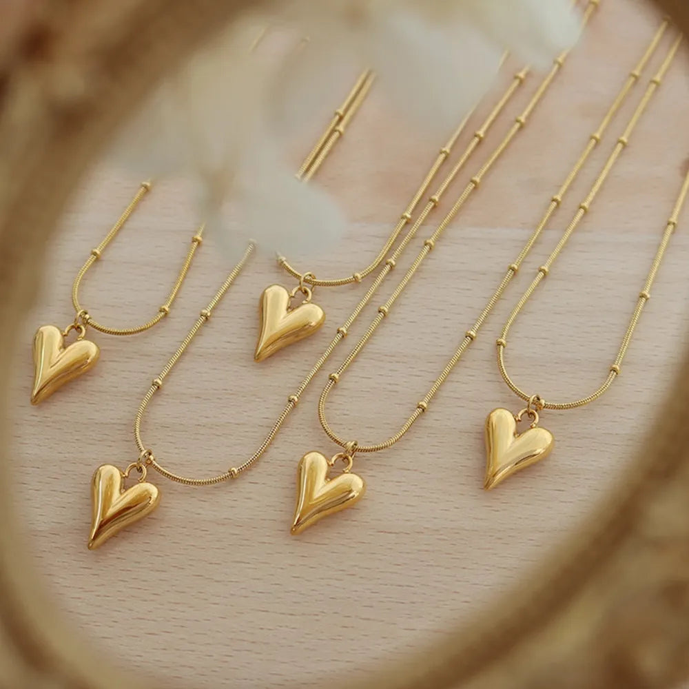 Fashionable and minimalist heart-shaped necklace with titanium steel plated 18K real gold necklace - V.I.P Digital Presence