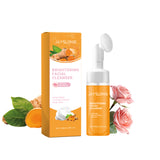 Mousse limpiadora de cúrcuma para una limpieza suave de la piel facial. Limpiador de poros. Cuidado hidratante de la piel.