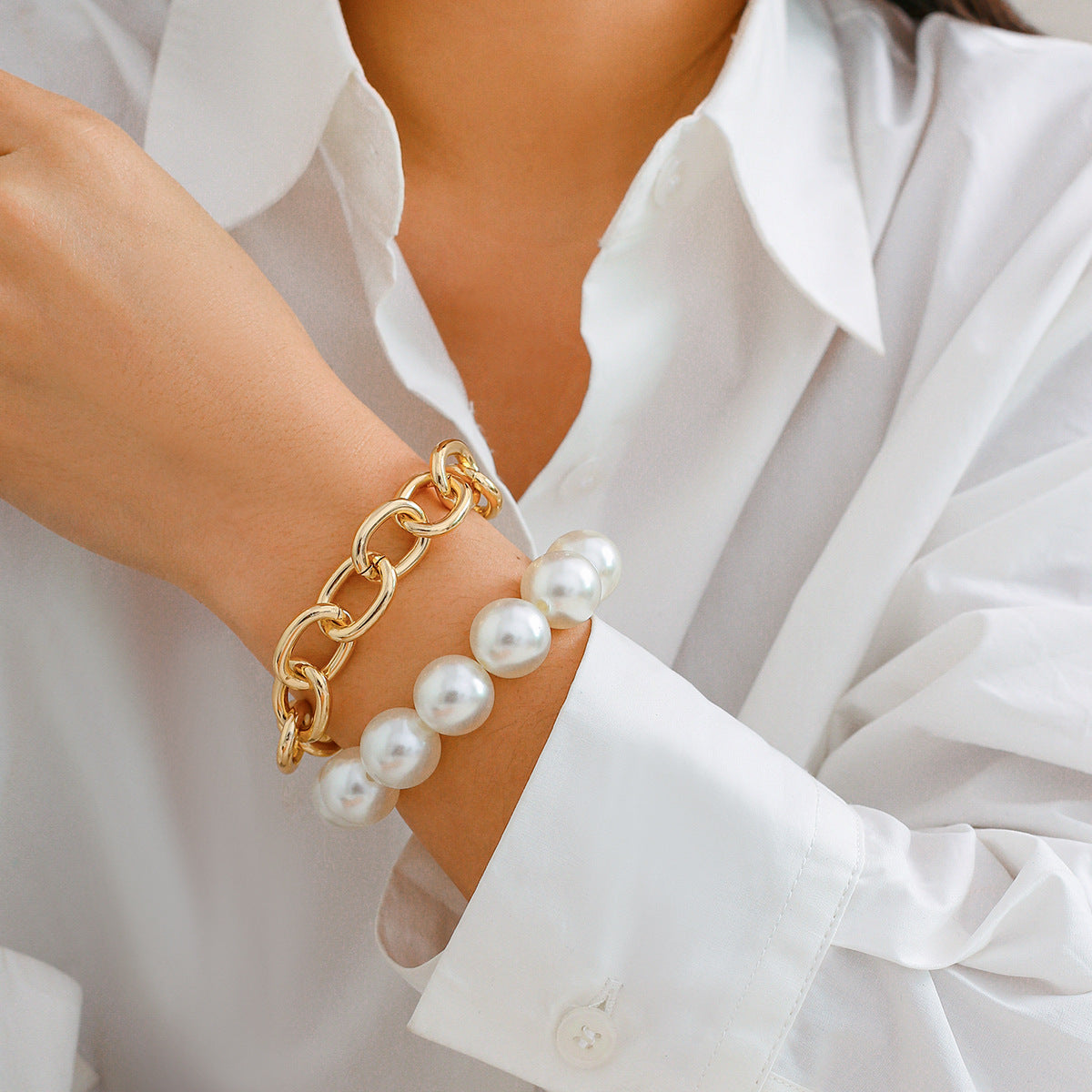 Hot selling geometric bead bracelet for women's fashion, exaggerated large round bead imitation pearl Bracelet - V.I.P Digital Presence