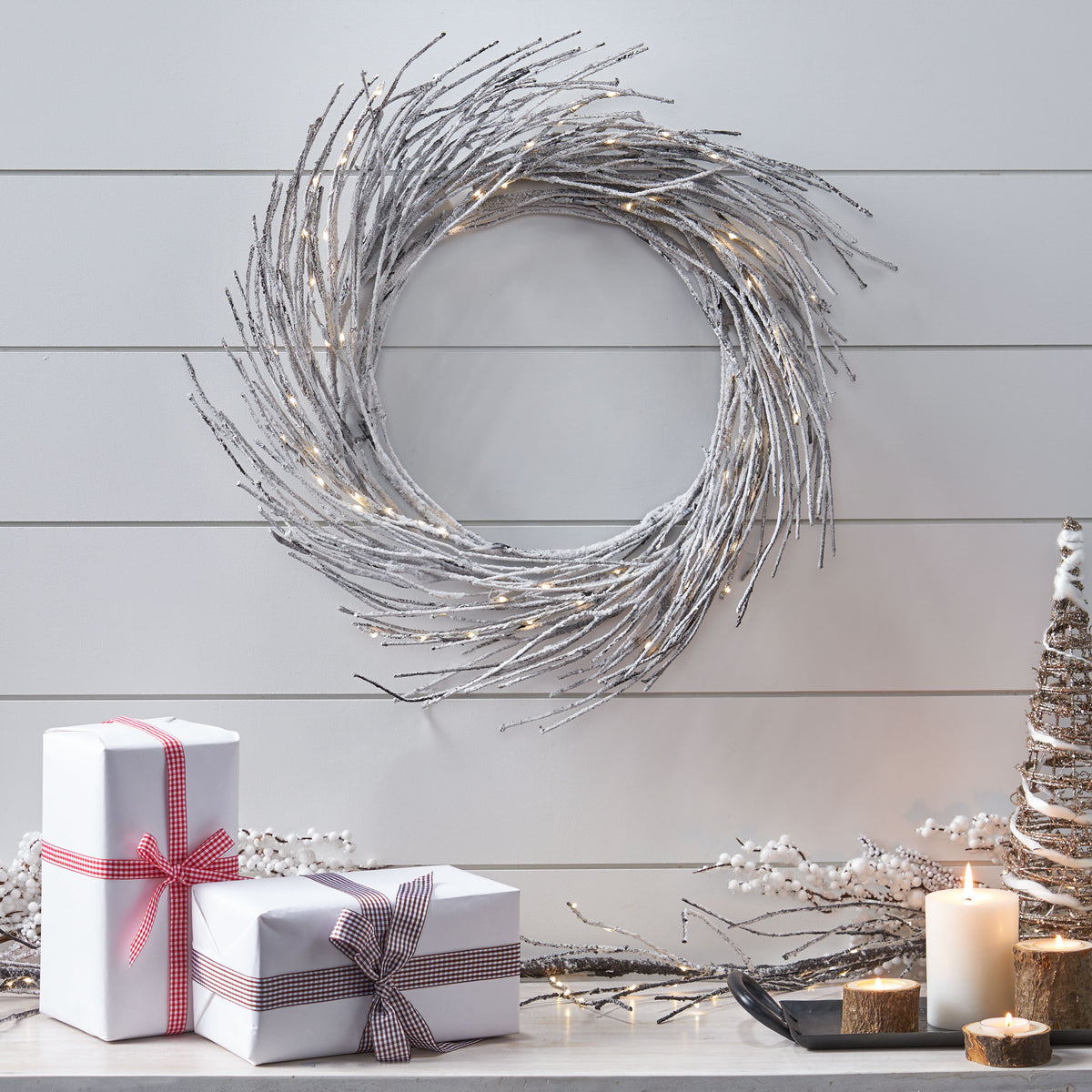 24" PAPER WREATH WITH LED LIGHTS - V.I.P Digital Presence