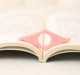 Press book reading aid - V.I.P Digital Presence