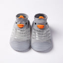 Zapatos de malla para primavera y verano para bebés, niños y niñas, zapatos de interior con suela suave, antideslizantes, que no se caen. 