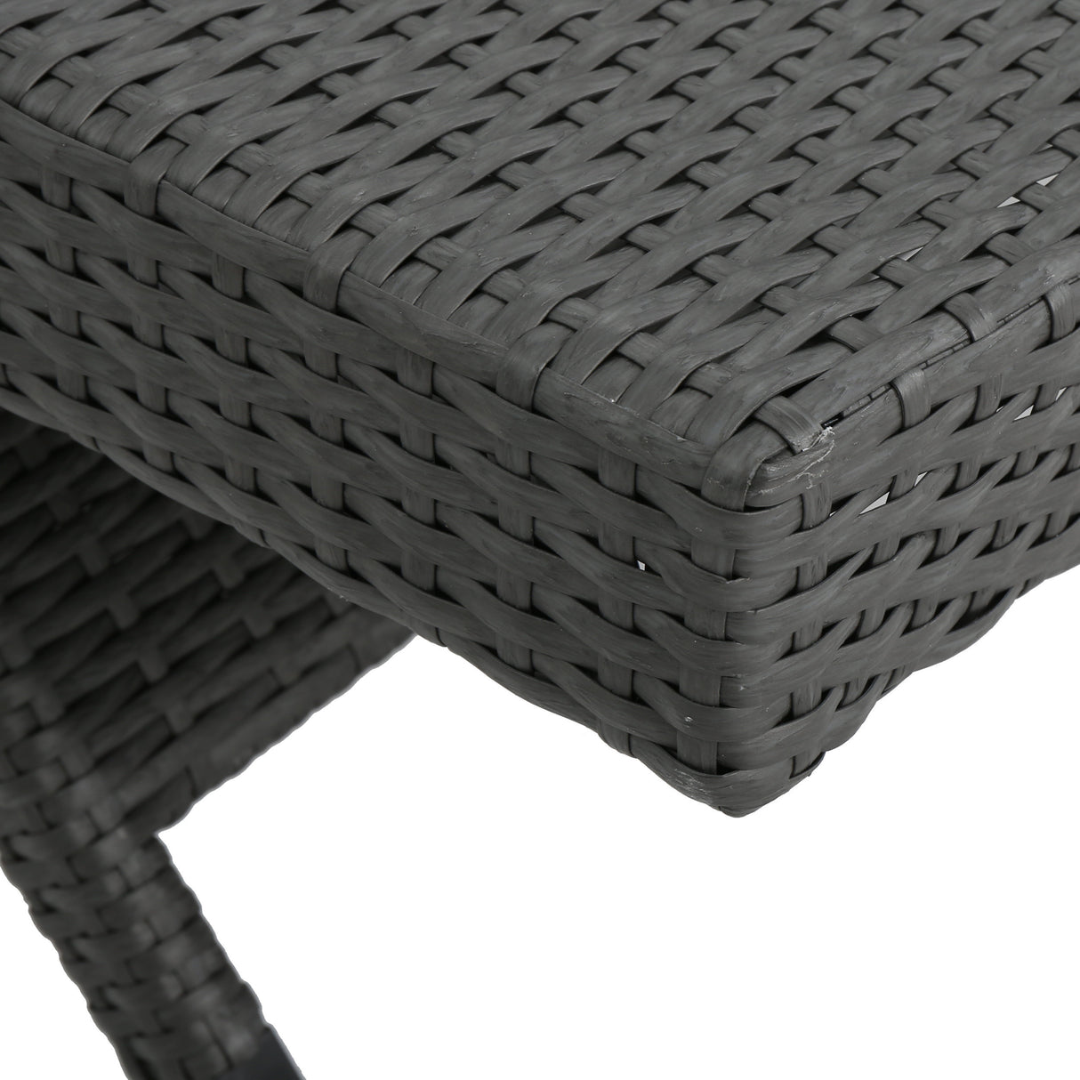 SALEM PE WICKER CHAISE LOUNGE - V.I.P Digital Presence
