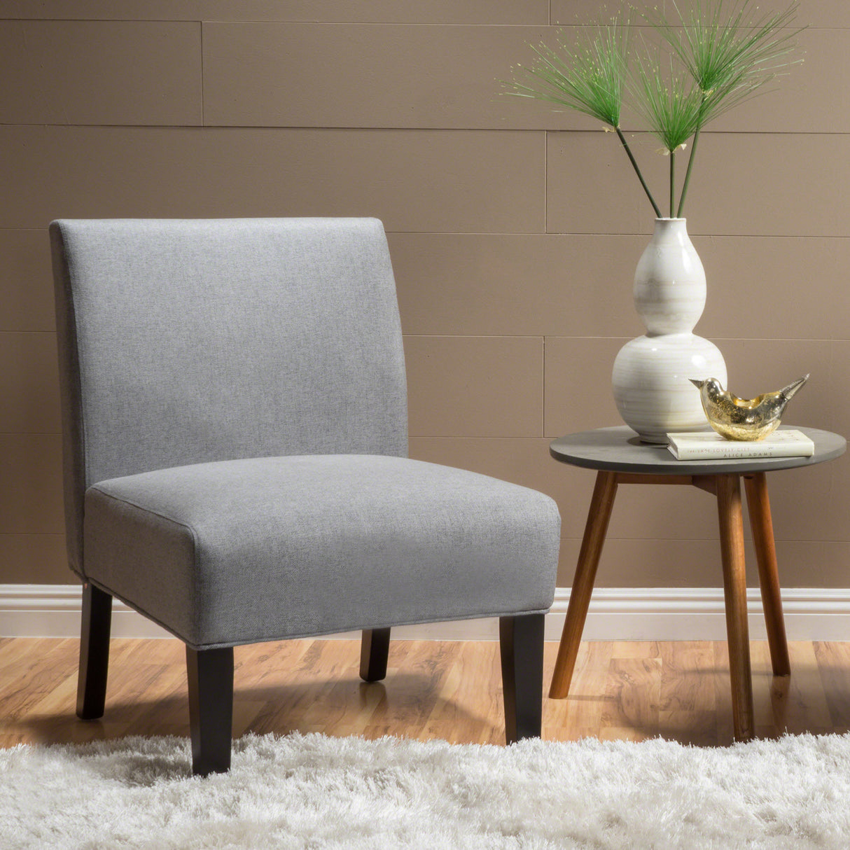 ACCENT CHAIR - V.I.P Digital Presence