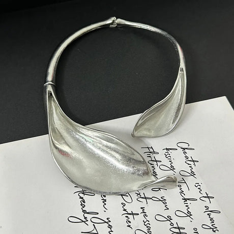 Metal leaf shaped flower bracelet bracelet - V.I.P Digital Presence