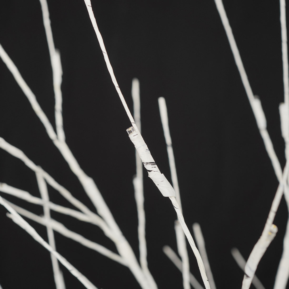 Artificial birch tree with light, 4FT 48 LED/5FT 72 LED/6FT 96 LED, with warm white light, indoor and outdoor decoration - V.I.P Digital Presence