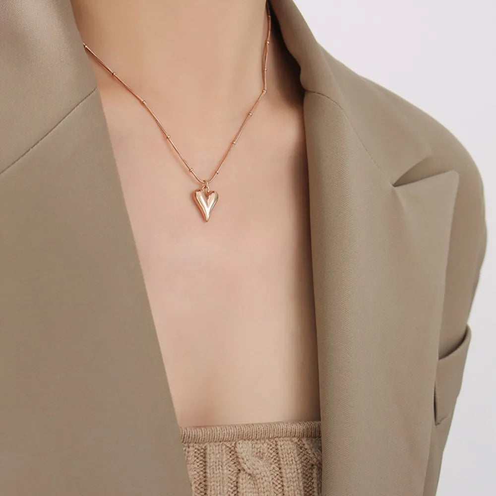 Fashionable and minimalist heart-shaped necklace with titanium steel plated 18K real gold necklace - V.I.P Digital Presence
