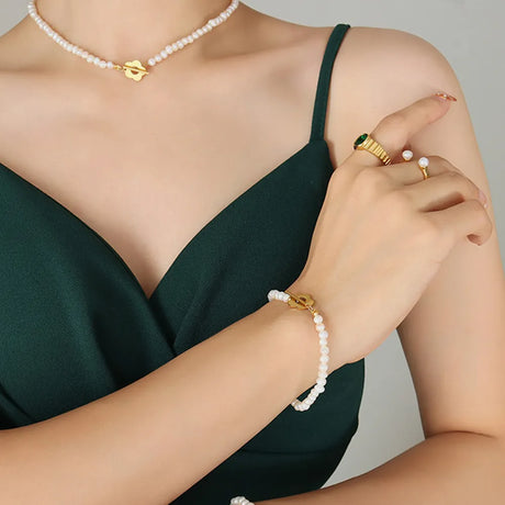 Titanium Steel Pearl Flower Necklace - V.I.P Digital Presence