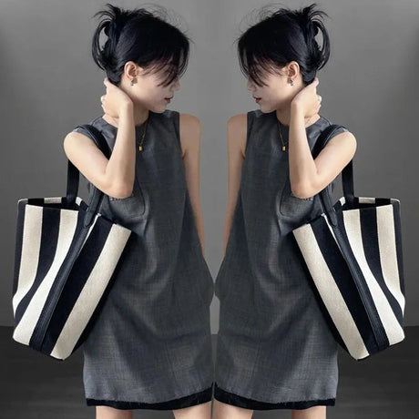 Black and white contrasting wide shoulder strap women's bag large capacity tote bag bucket bag - V.I.P Digital Presence