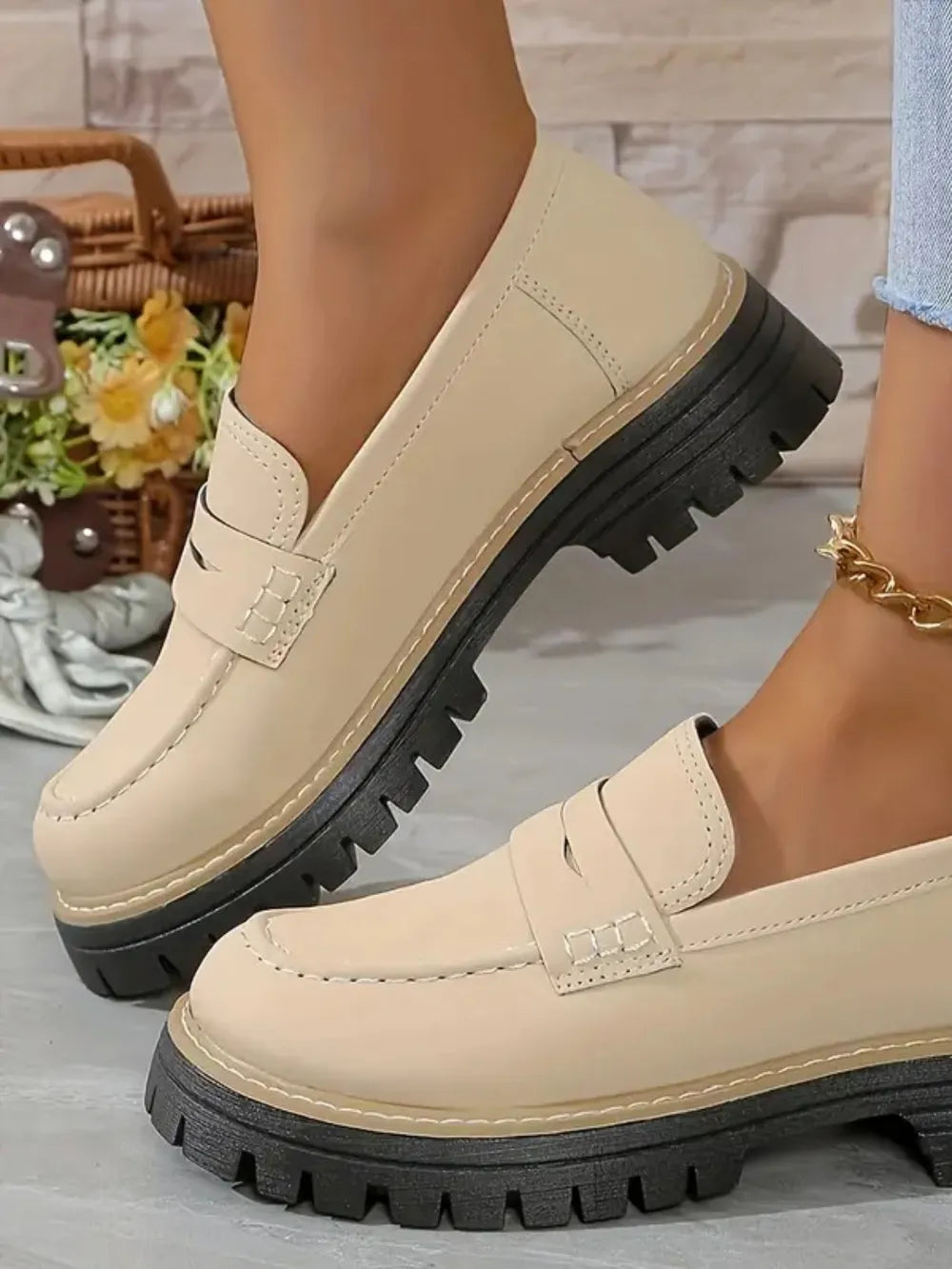 Casual sandblasted British style women's shoes with thick heels and retro design - V.I.P Digital Presence