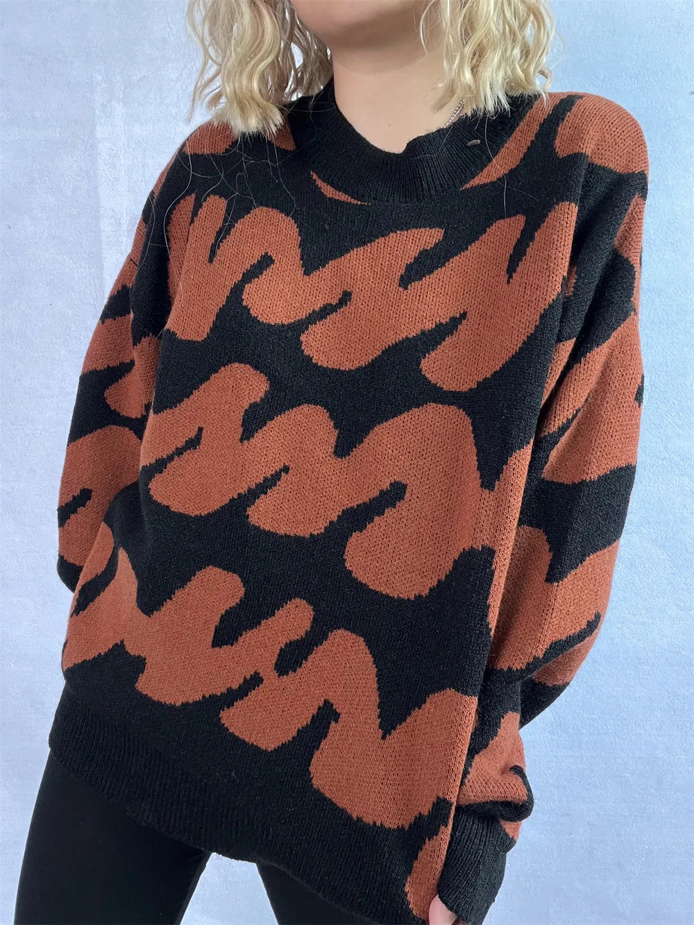 Contrast Round Neck Long Sleeve Sweater - V.I.P Digital Presence