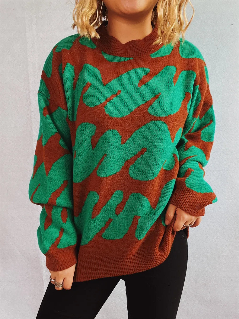 Contrast Round Neck Long Sleeve Sweater - V.I.P Digital Presence