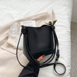 Fashionable Large Capacity Simple One Shoulder Crossbody Bag Retro Texture Bucket Bag Women's Bag - V.I.P Digital Presence